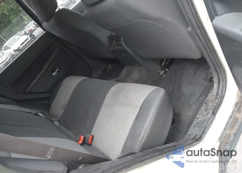 2010 Jeep Grand Cherokee Laredo z USA, uszkodzony, nr VIN 1J4PR4GK2AC100209